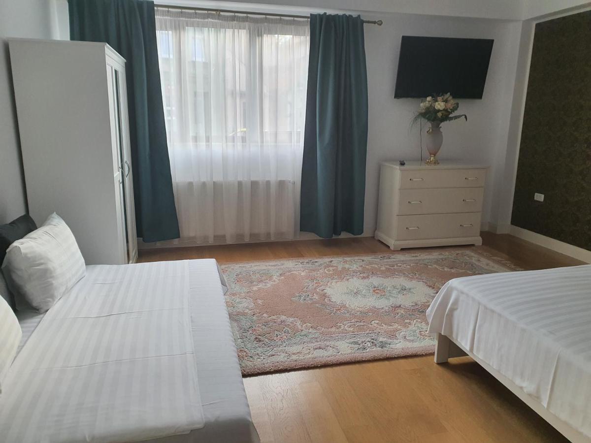 Hotel French Boutique à Braşov Extérieur photo