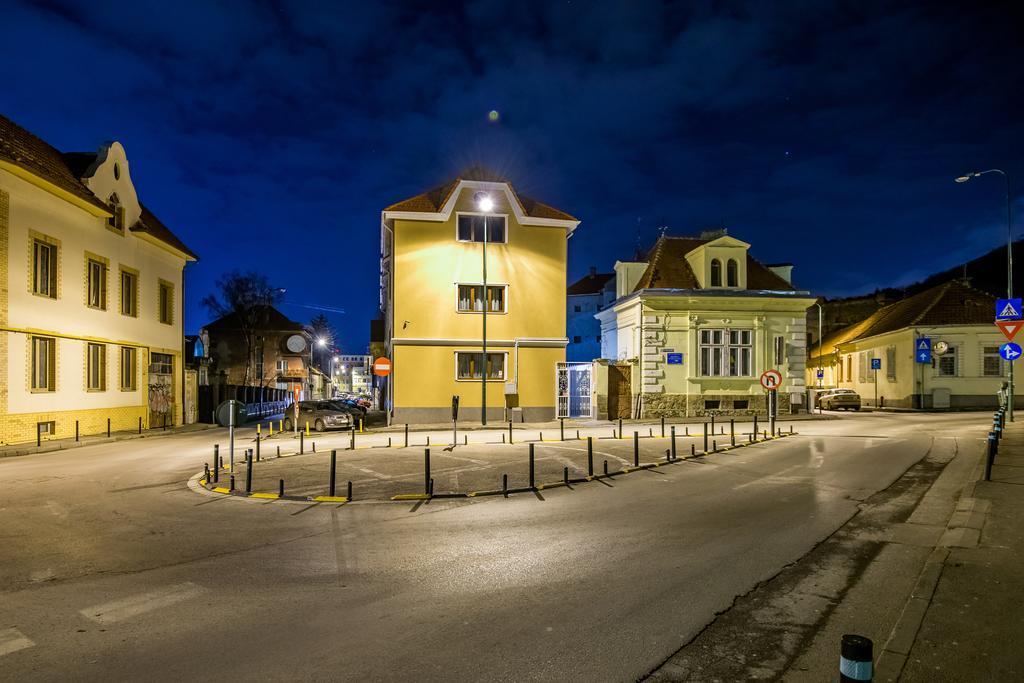 Hotel French Boutique à Braşov Extérieur photo