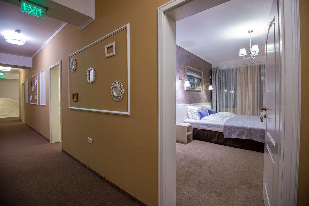 Hotel French Boutique à Braşov Extérieur photo