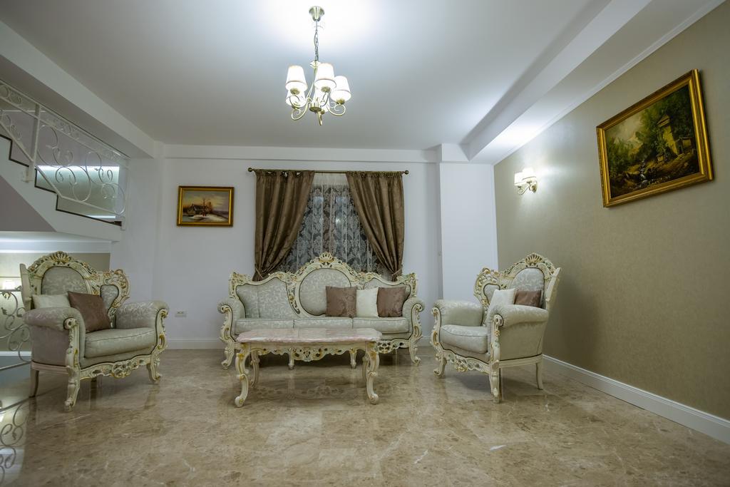 Hotel French Boutique à Braşov Extérieur photo