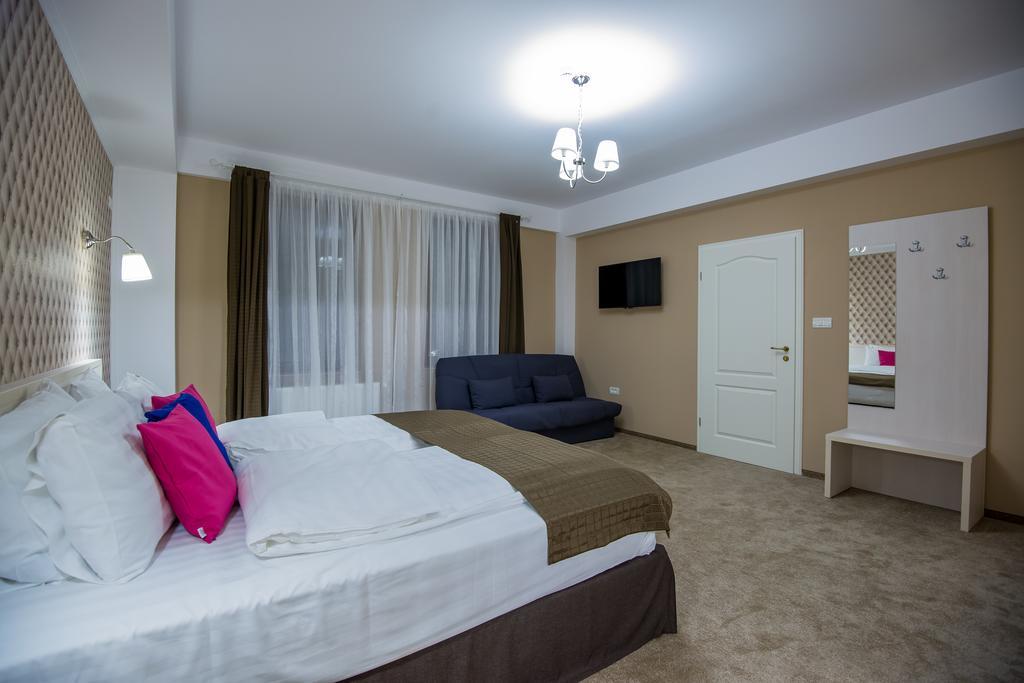 Hotel French Boutique à Braşov Extérieur photo