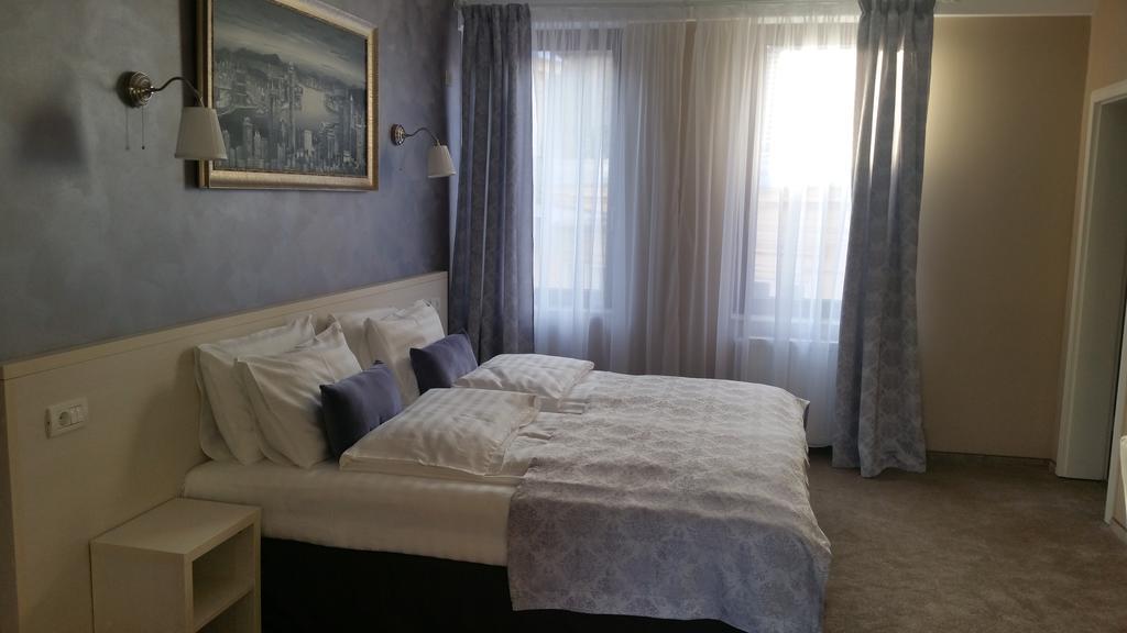 Hotel French Boutique à Braşov Extérieur photo