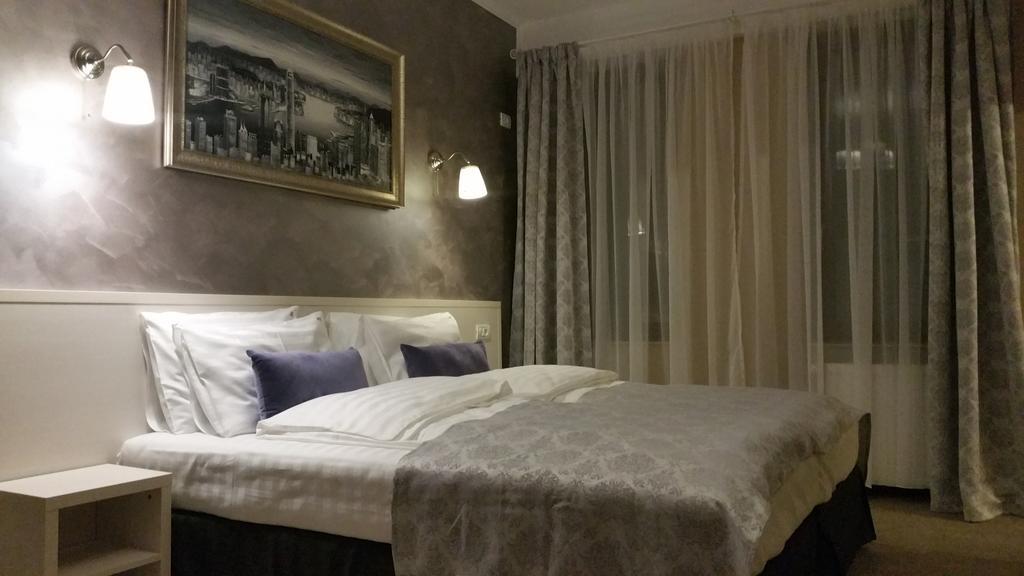 Hotel French Boutique à Braşov Extérieur photo