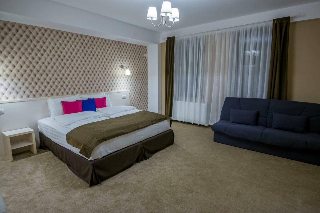 Hotel French Boutique à Braşov Extérieur photo