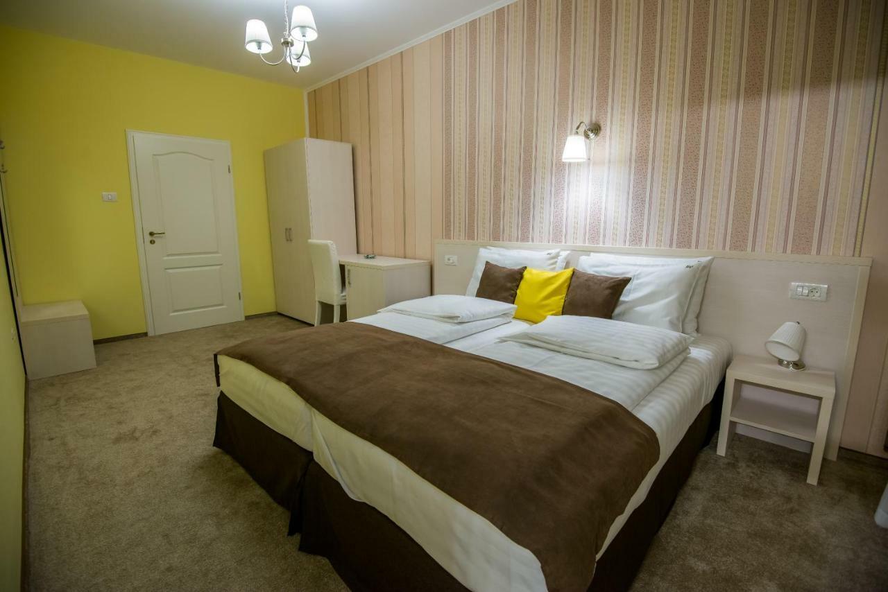 Hotel French Boutique à Braşov Extérieur photo
